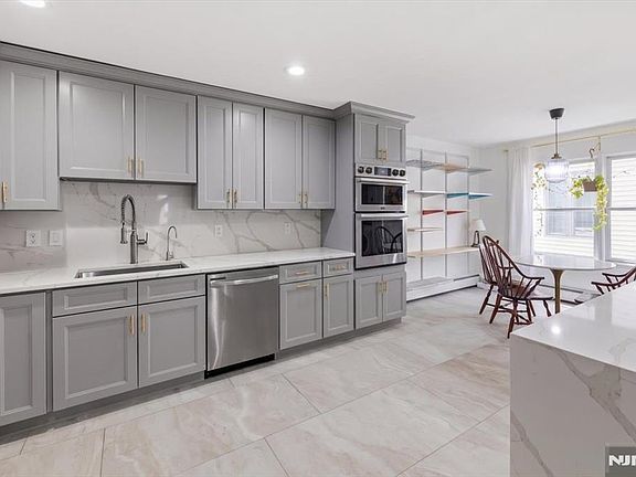 4th image of 220 Cliff St #B