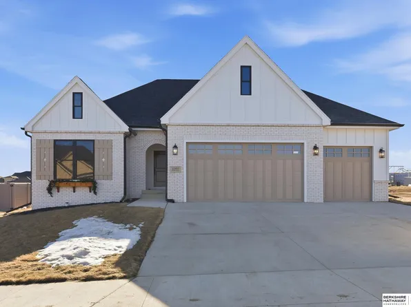 12401 Fenwick St, Papillion, NE 68046