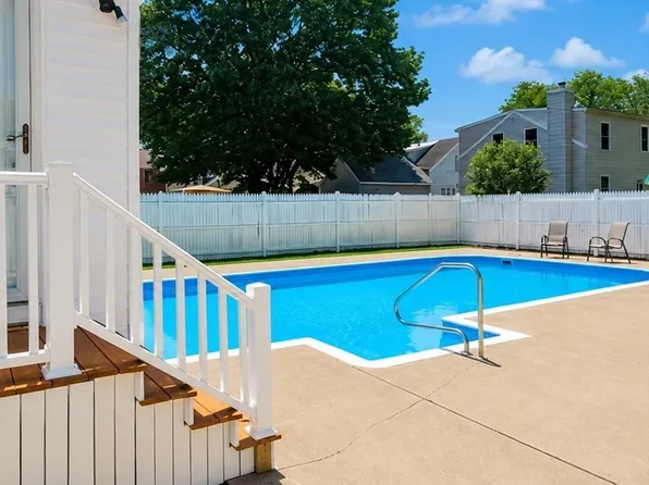 3 Crane St, Danvers, MA 01923