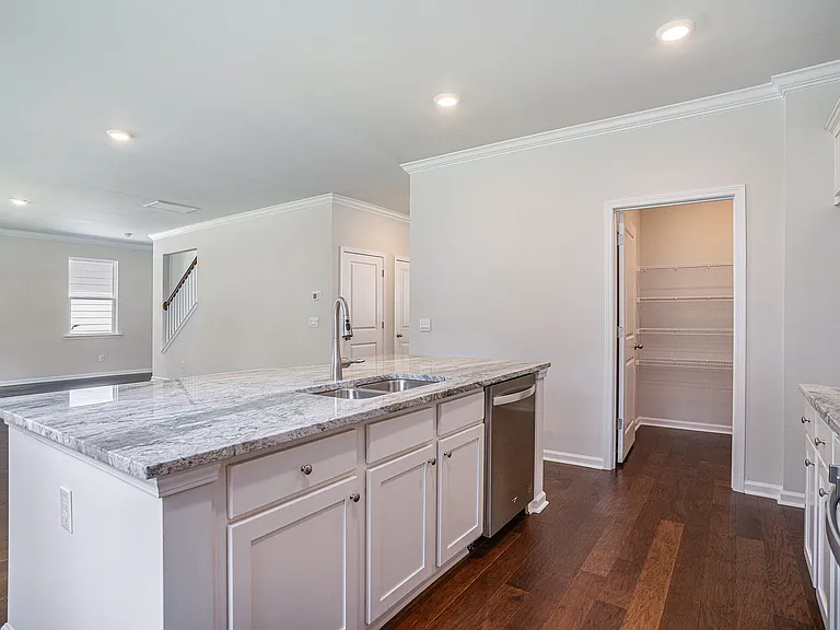 201 Cherry Grove Dr — Photo 10