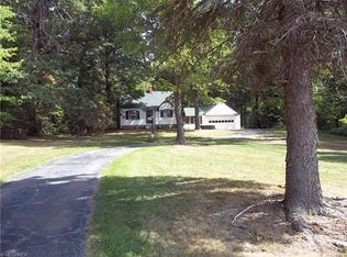 1621 Brookfield Rd, Hubbard, OH 44425