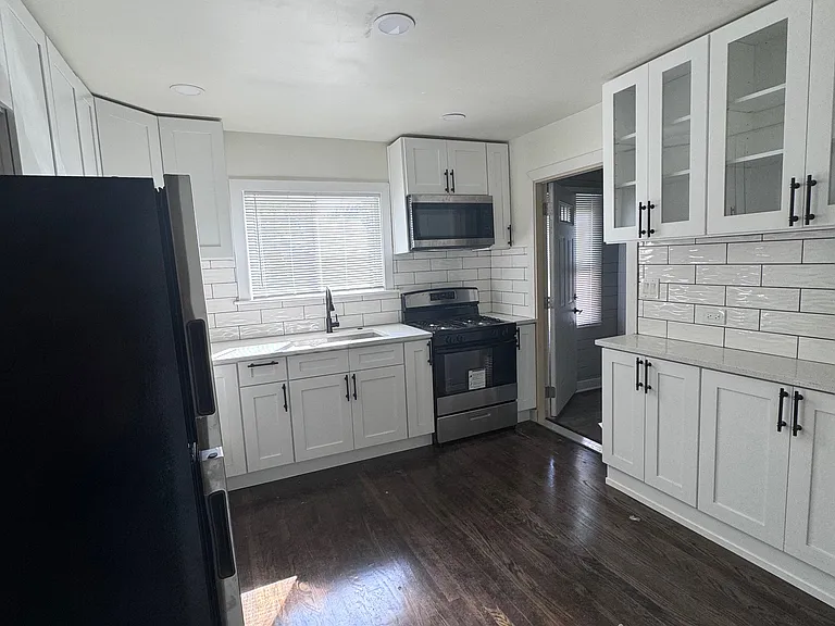 33 E Walnut Ave — Photo 16