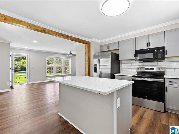 5th image of 920 Hickory Cir