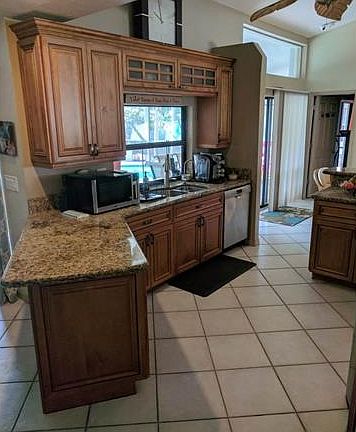 4th image of 27221 Elaine Dr
