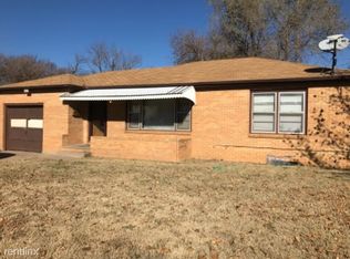 104 W 10th Ave, Hutchinson, KS 67501