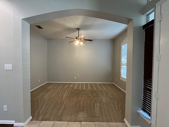 4th image of 208 Lake Village Dr