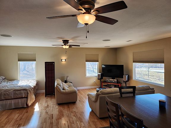 5th image of 1381 Stowe Ave #B