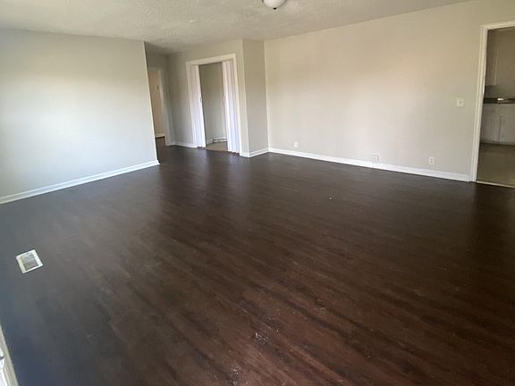 5th image of 1121 Skyline Dr