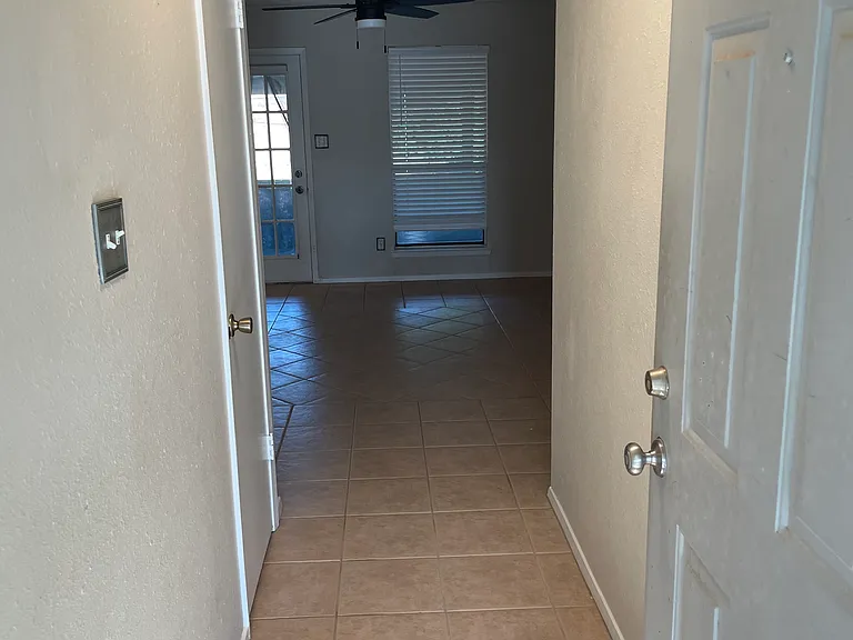1921 Castle Gate Cir — Photo 1