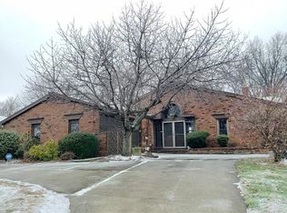30305 Overlook Dr, Wickliffe, OH 44092