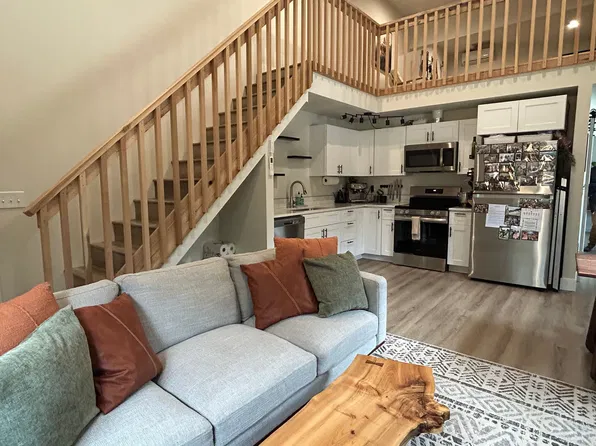 4320 E Big Meadows Rd #2, Chattaroy, WA 99003