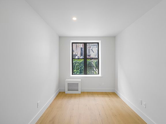 3rd image of 236 W 15th St APT 14