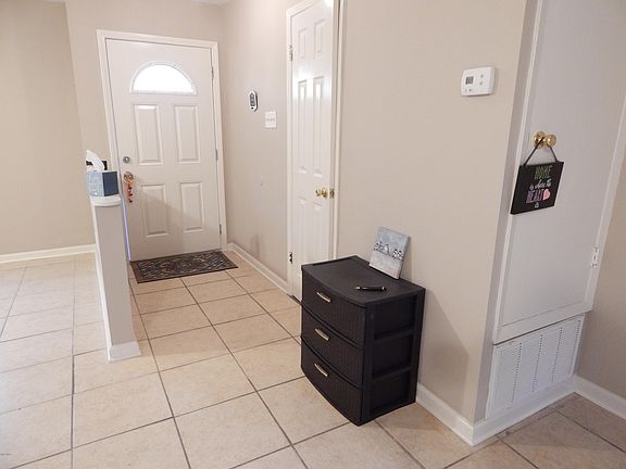 3rd image of 126 W Chipwood Dr
