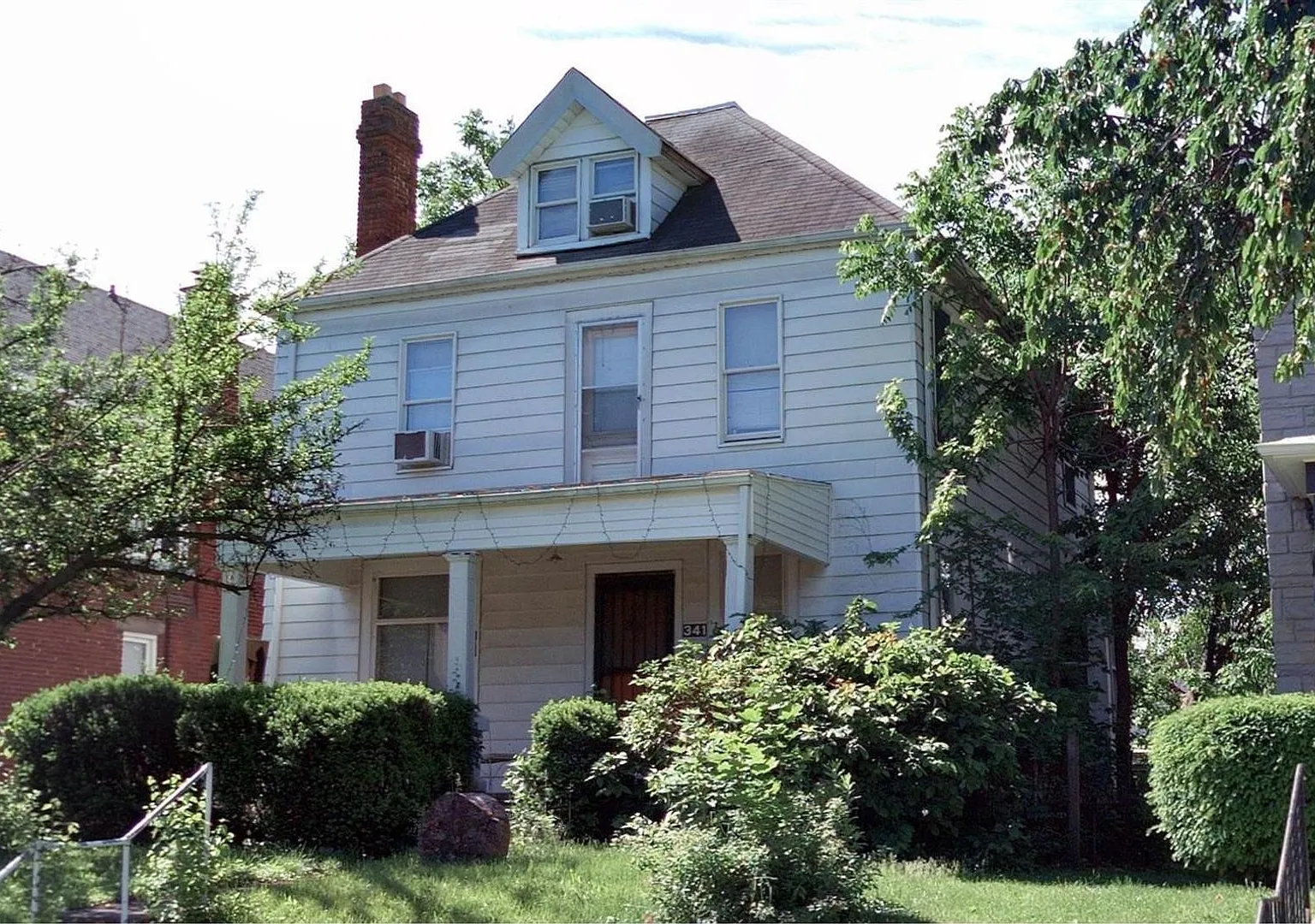 341 E 19th Ave OSU — Photo 1