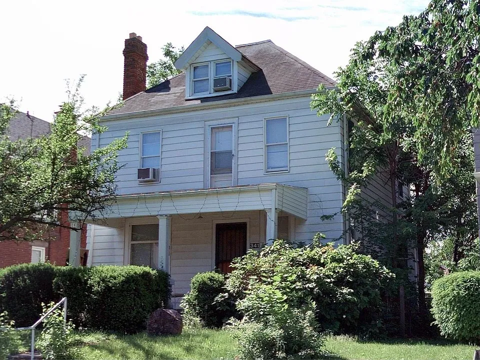 341 E 19th Ave