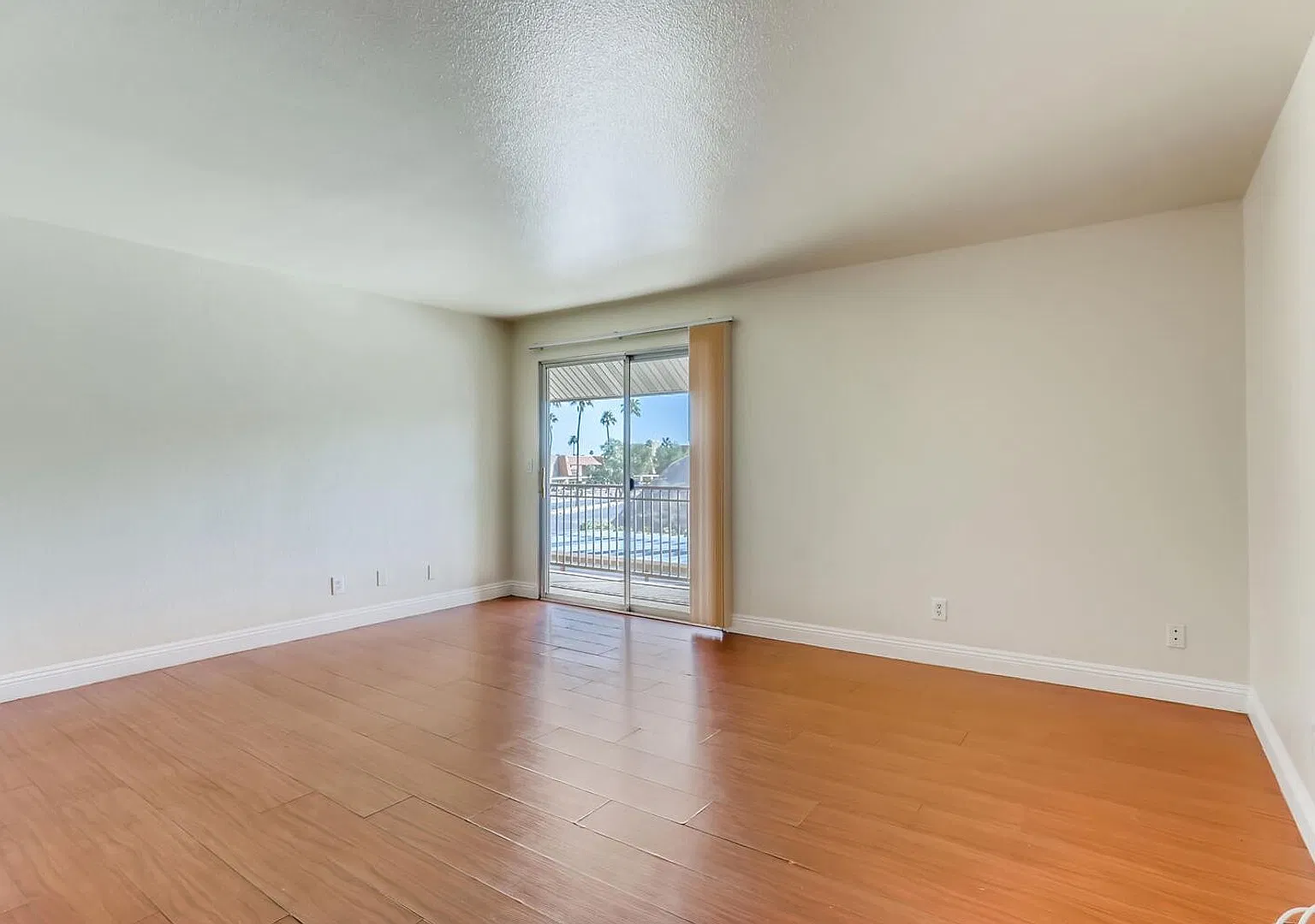 Gated 2-Bedroom Condo Near Las Vegas Strip — Photo 3