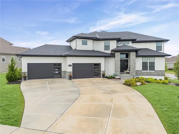 12300 W 169th St, Overland Park, KS 66221