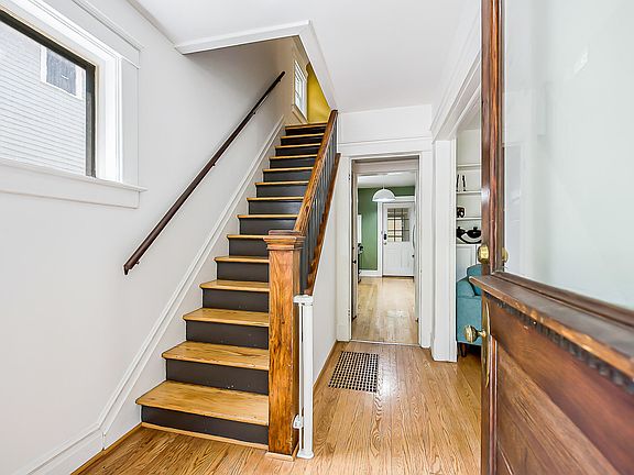 5th image of 326 S 7th St