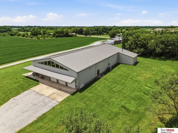 602 W 2nd St #1, Blue Springs, NE 68318