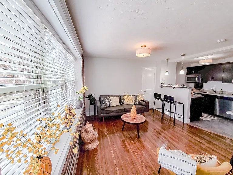 628 Park Ave — Photo 12