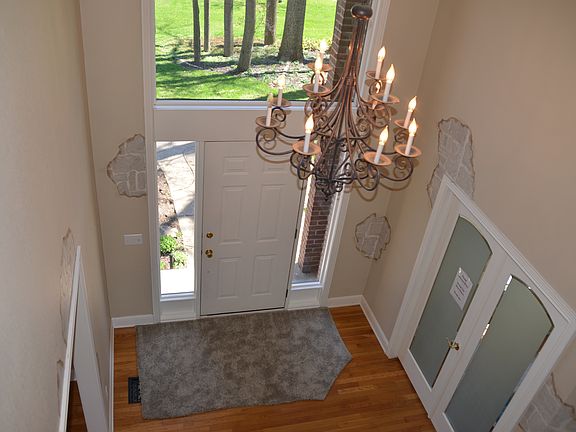 Grand 2 Story Entry