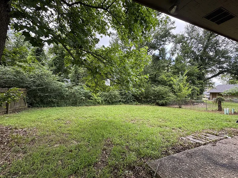 16048 Shoshone Dr — Photo 16