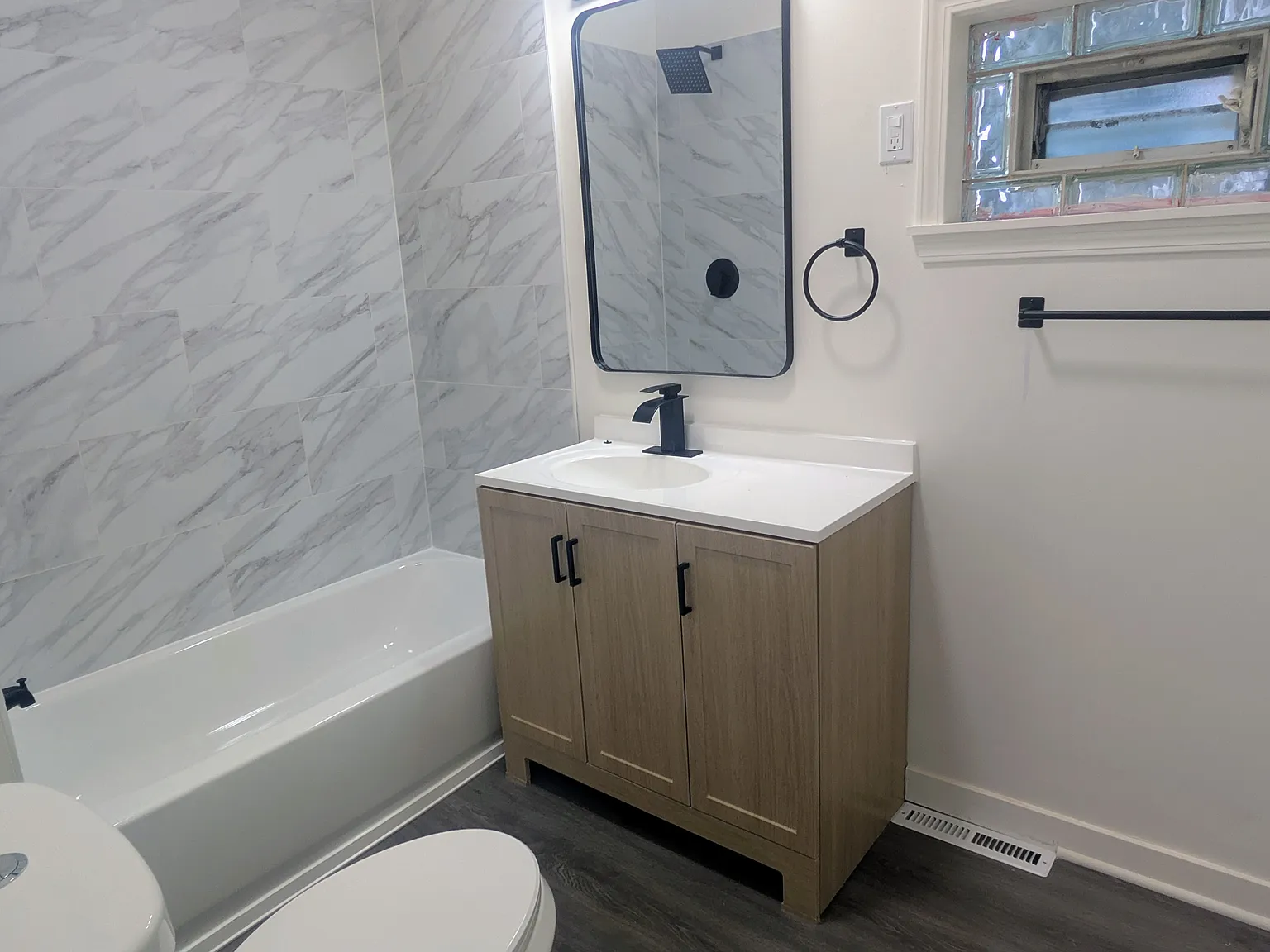 3 bed, 1.5 bath, 1000 sqft, $2,800 — Photo 4