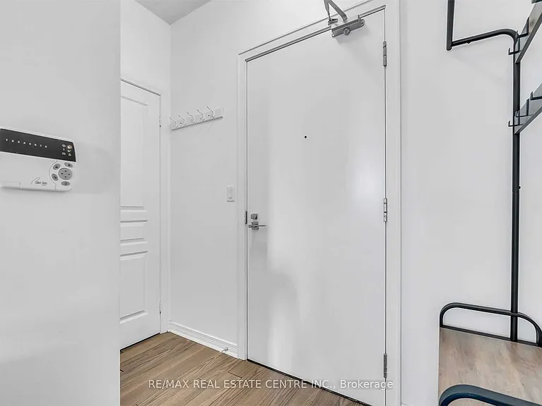 352 Front St W #1413 — Photo 7