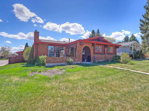 728 NE Parkvalley Rd SE, Calgary, AB T2J 4V8