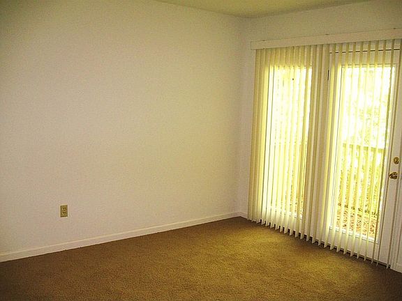 4th image of 1507 Linden Ave APT 18