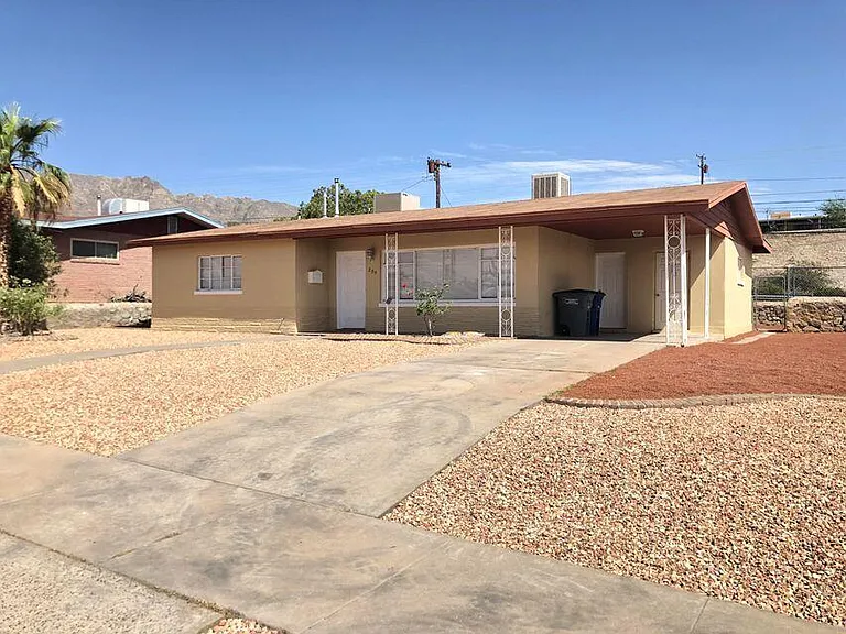 209 San Saba Rd — Photo 1