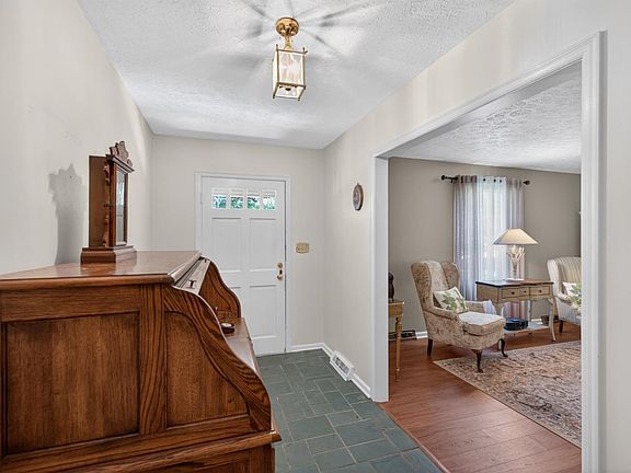 3rd image of 239 Chesterfield Pl