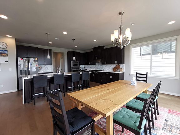 4th image of 1419 Pine Crest Cir NE