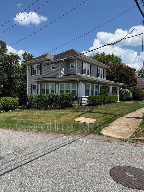 4 bed, 2.5 bath, 2336 sqft, $2,495 — Photo 2