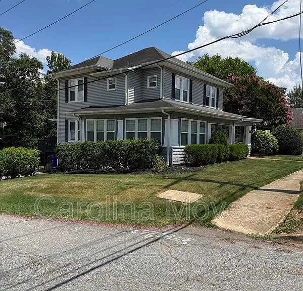 112 Lavinia Ave — Photo 2