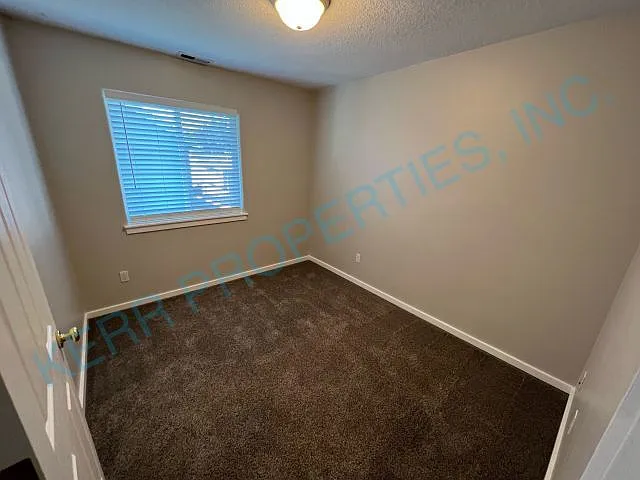 39895 Evans St — Photo 13