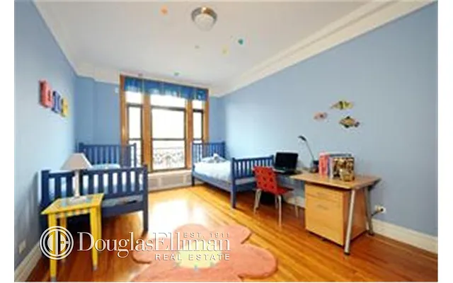 Rented by Douglas Elliman | media 20