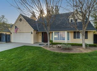 1342 Armstrong Ave, Clovis, CA 93611