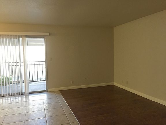 4th image of 5440 River Glen Dr Unit 393