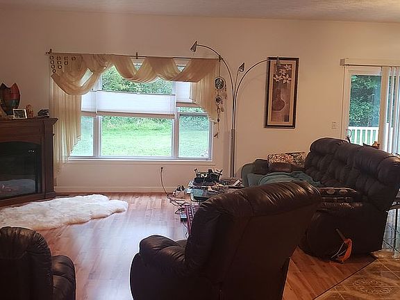 5th image of 18383 Cook Ave