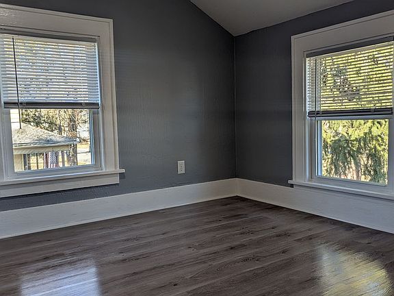 4th image of 823 Garden St NW
