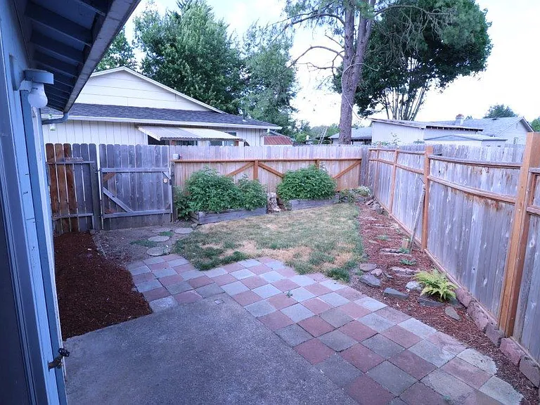 485 S 49th Pl — Photo 9