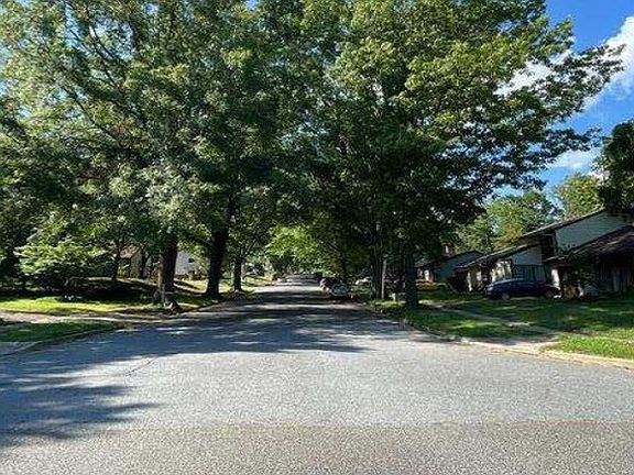 5th image of 8618 Monmouth Dr