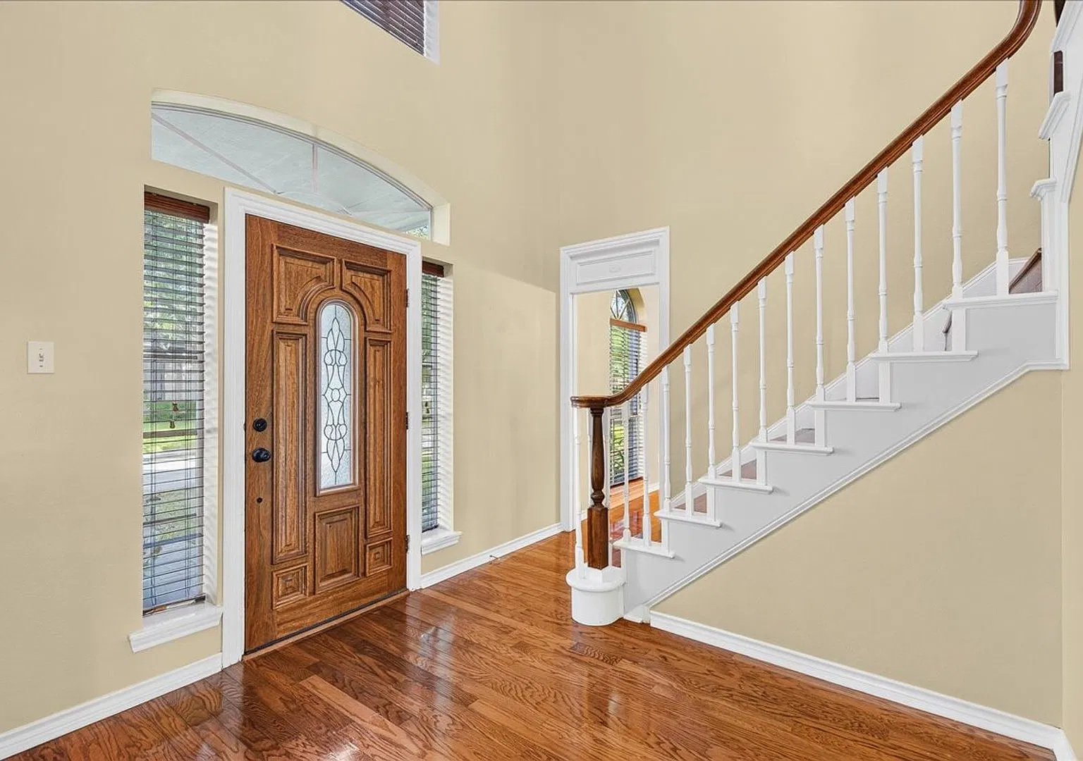 7022 Dunsford Dr - 3/Bed 2.5/Bath - $3,195/month — Photo 2