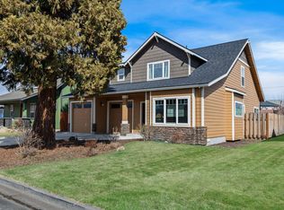 916 SW 12th St, Redmond, OR 97756