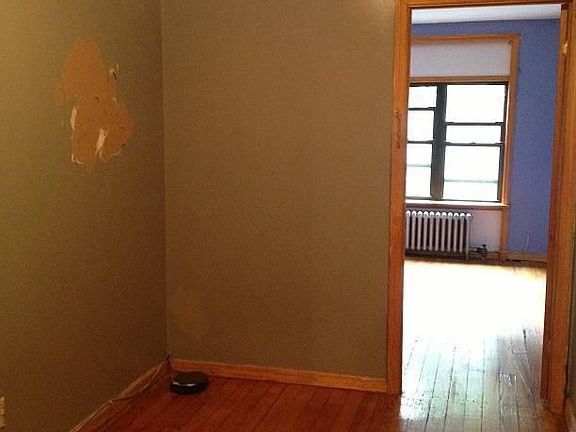 4th image of 225 Kingsland Ave APT 1R