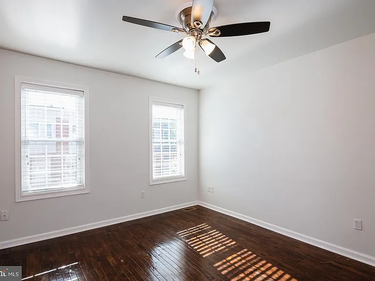 618 S Newkirk St — Photo 14