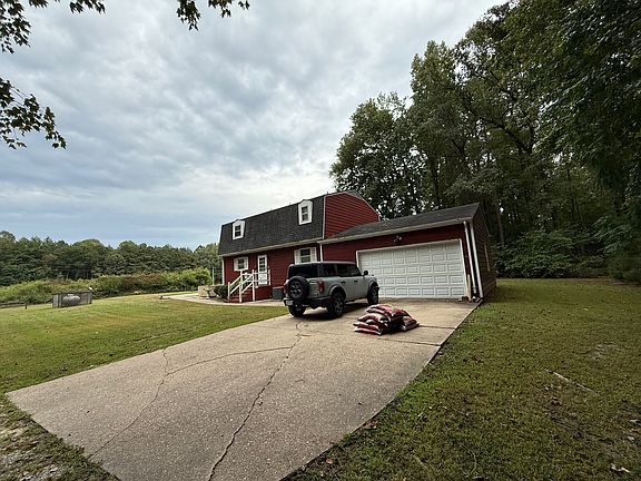 2nd image of 3800 Longwood Dr