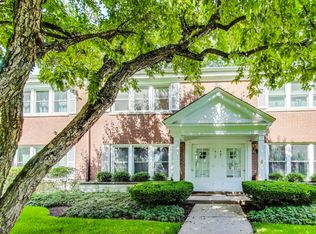 419 3rd St, Wilmette, IL 60091