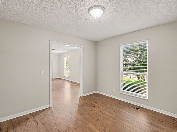 5th image of 3408 New Towne Rd